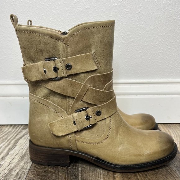 Guess Leather Tan Wrap Buckle Ankle Distressed Boots Booties Low Heel Size 7 - Picture 2 of 8